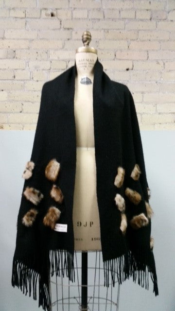 Black Wrap with Lynx